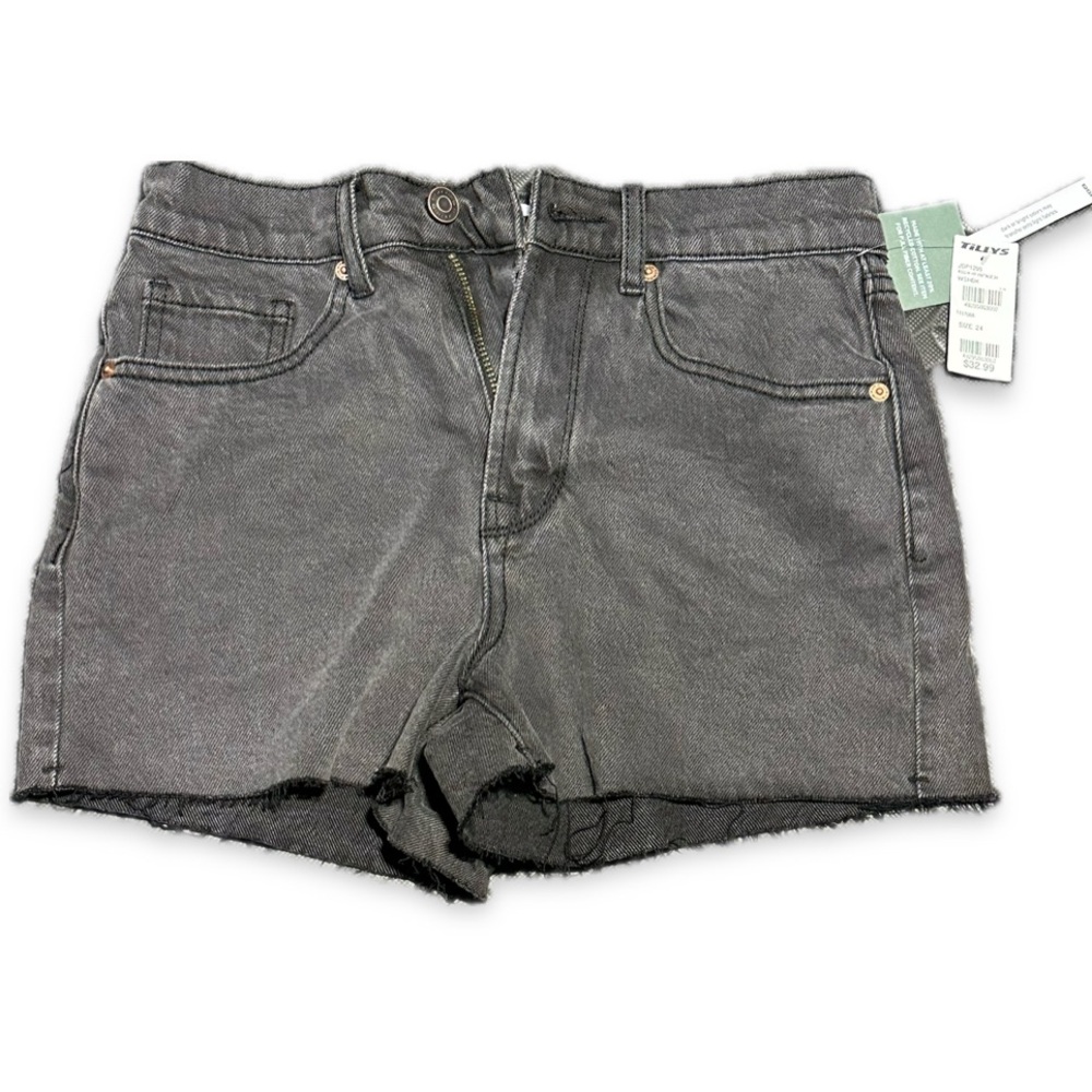 Tilly’s RSQ Vintage High Rise 
Women's Black Denim Shorts
